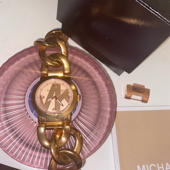 Michael Kors watch - Picture 2 of 5
